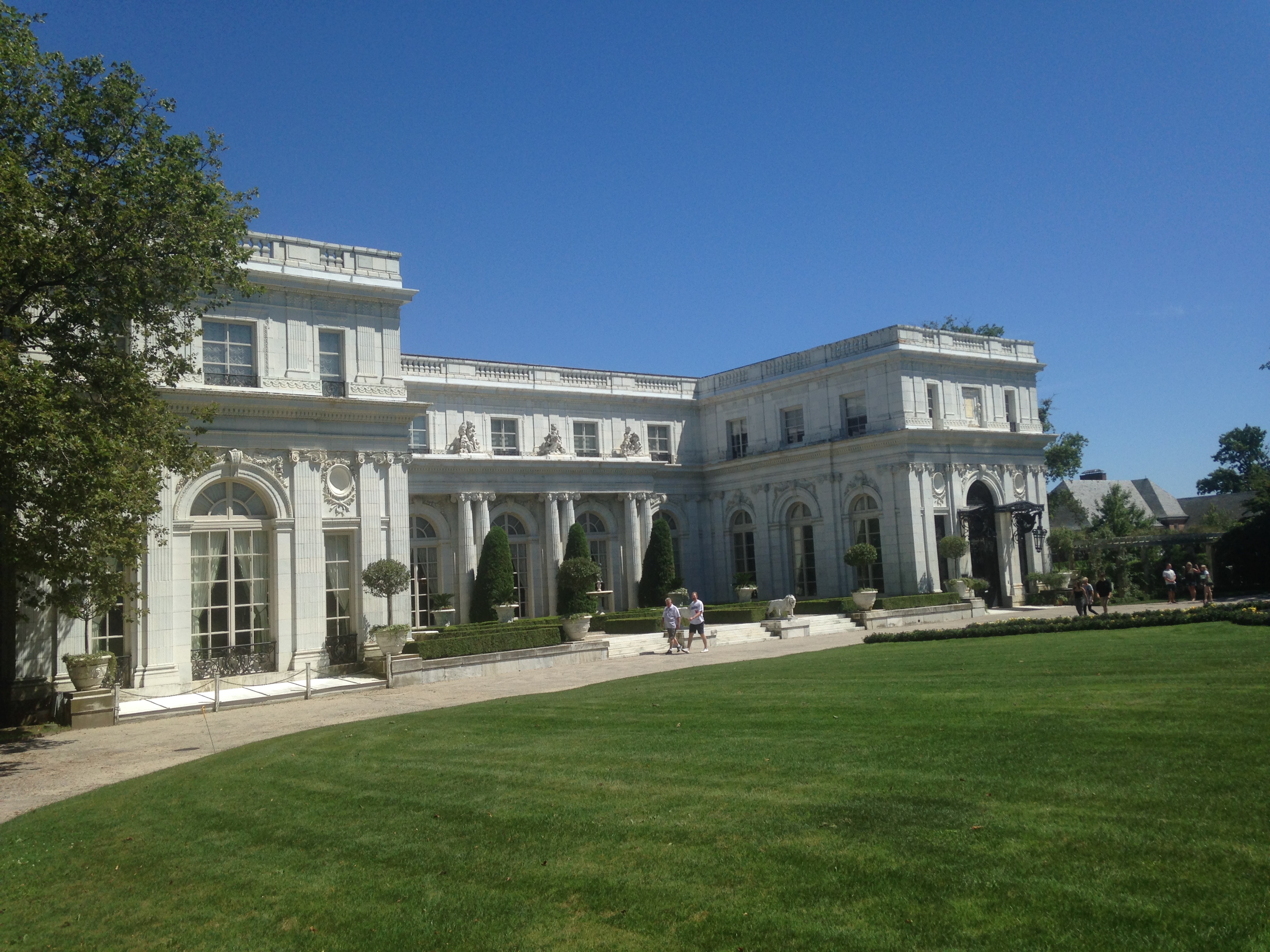 Rosecliff front facade