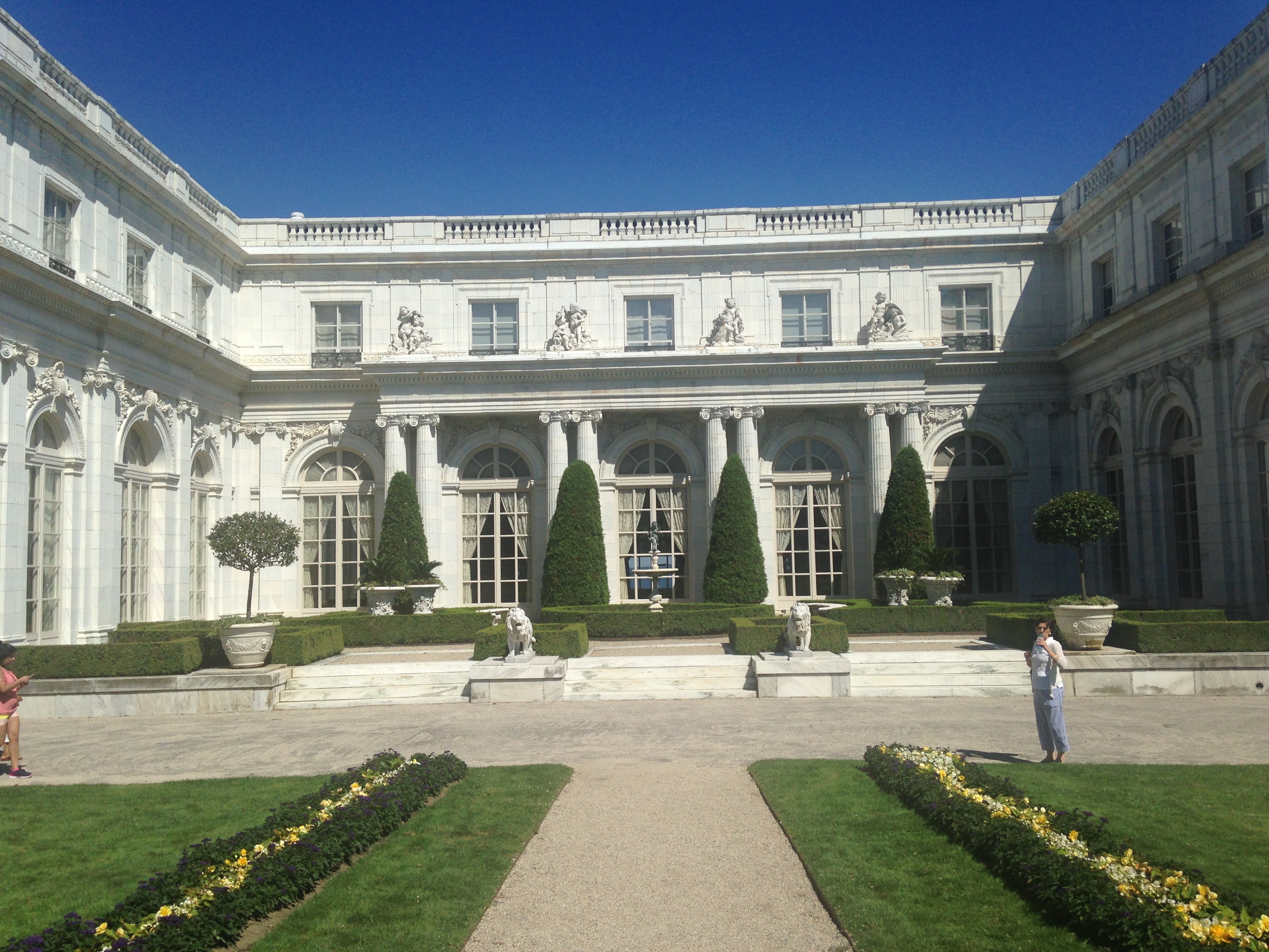 Rosecliff facade