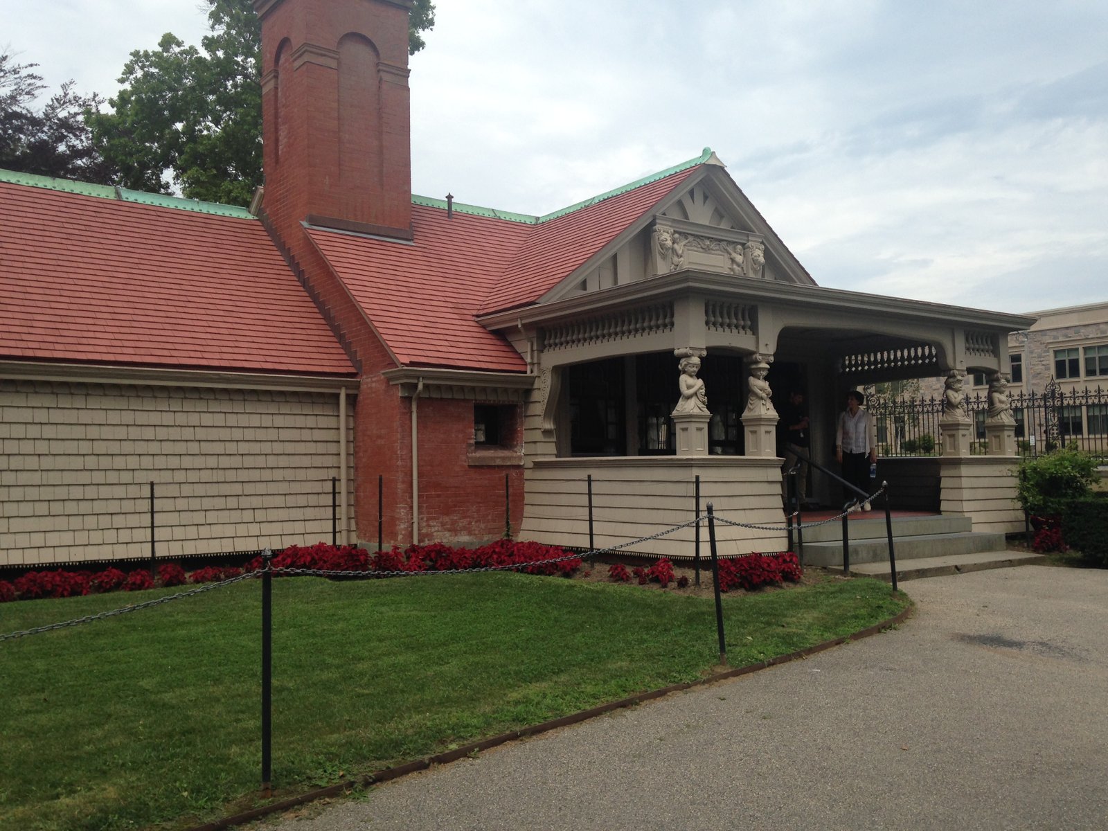 Breakers playhouse exterior 1