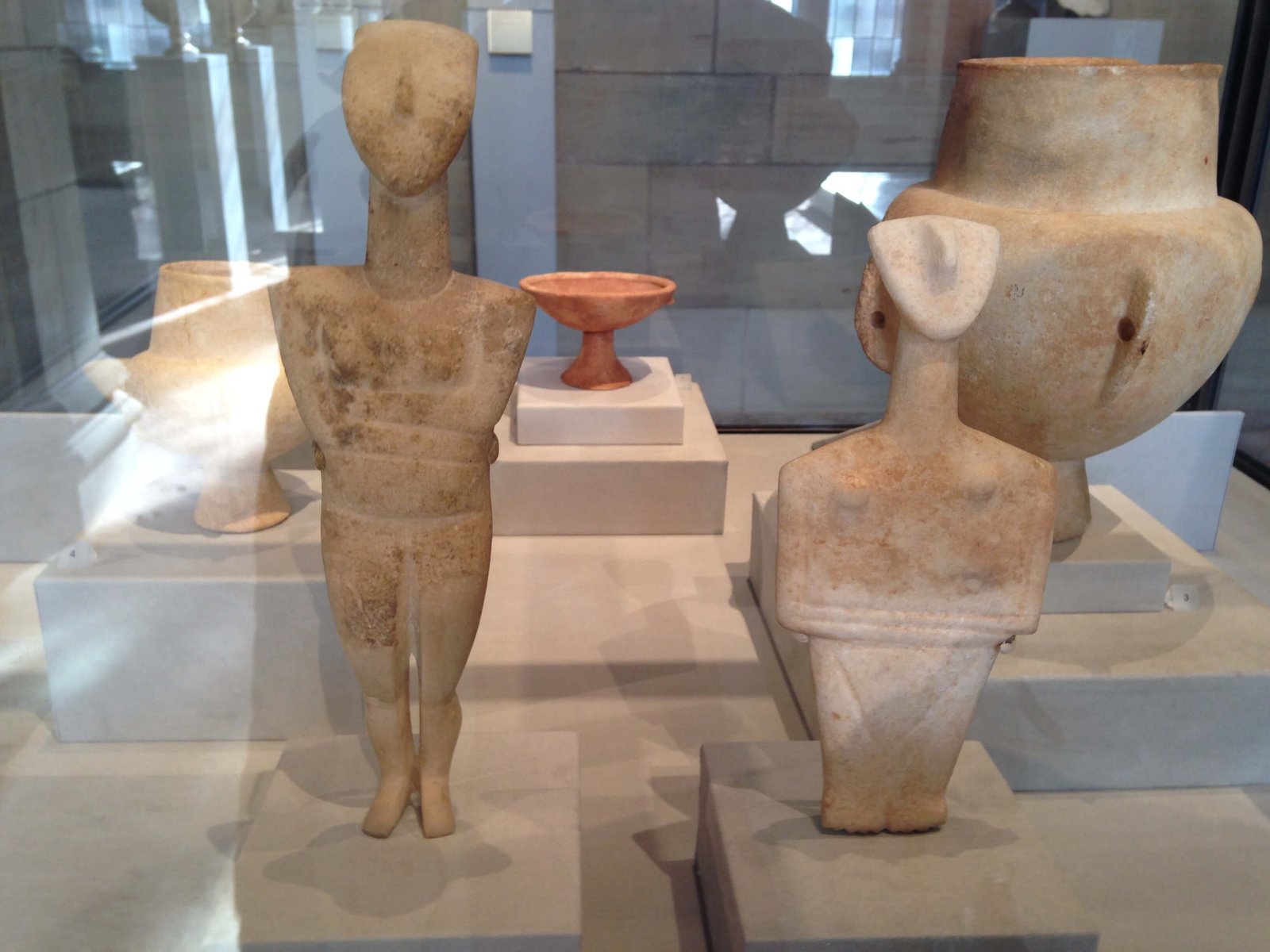 Cycladic figurines Yale